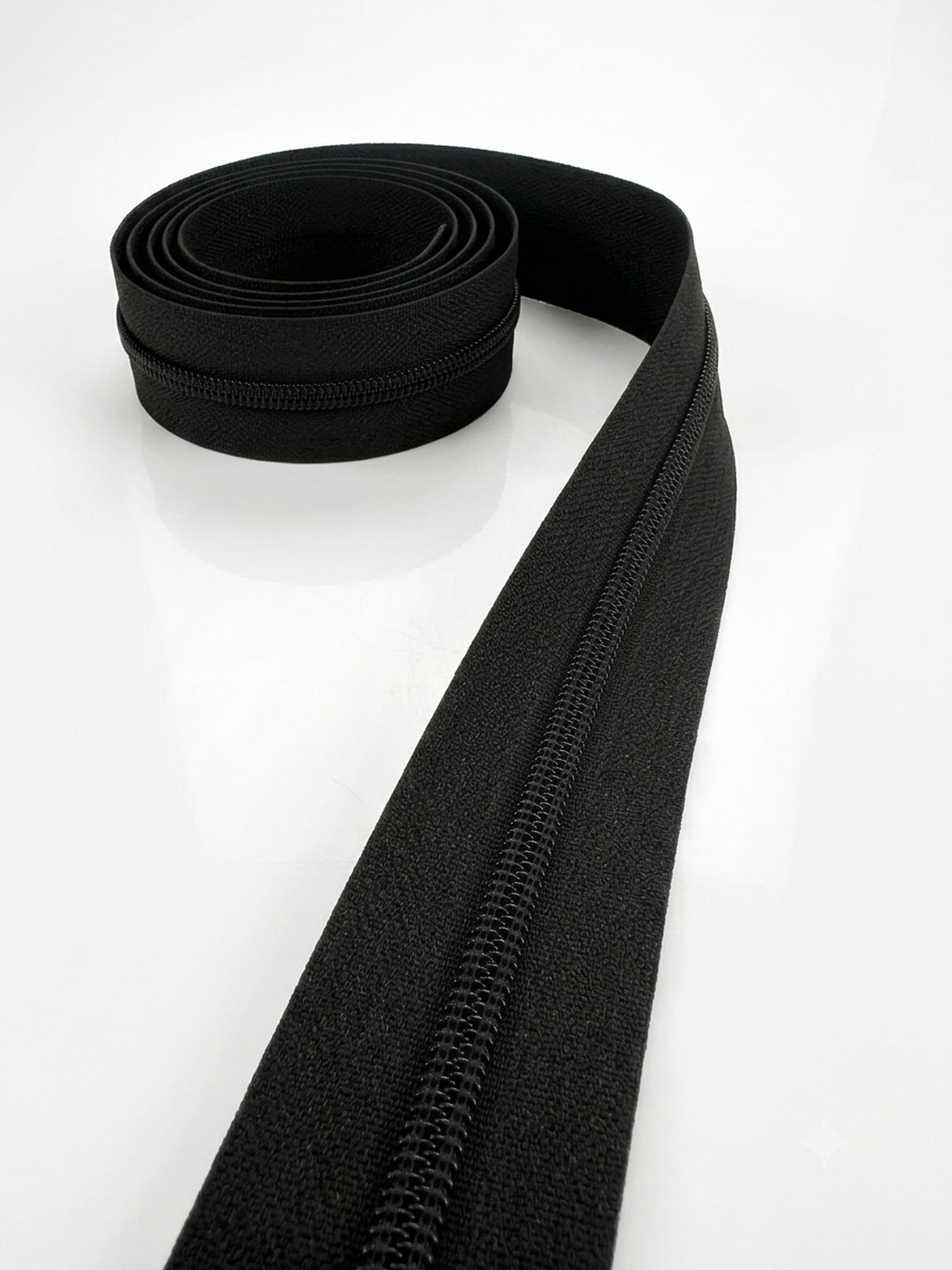 No. 3 nylon coil zipper, black