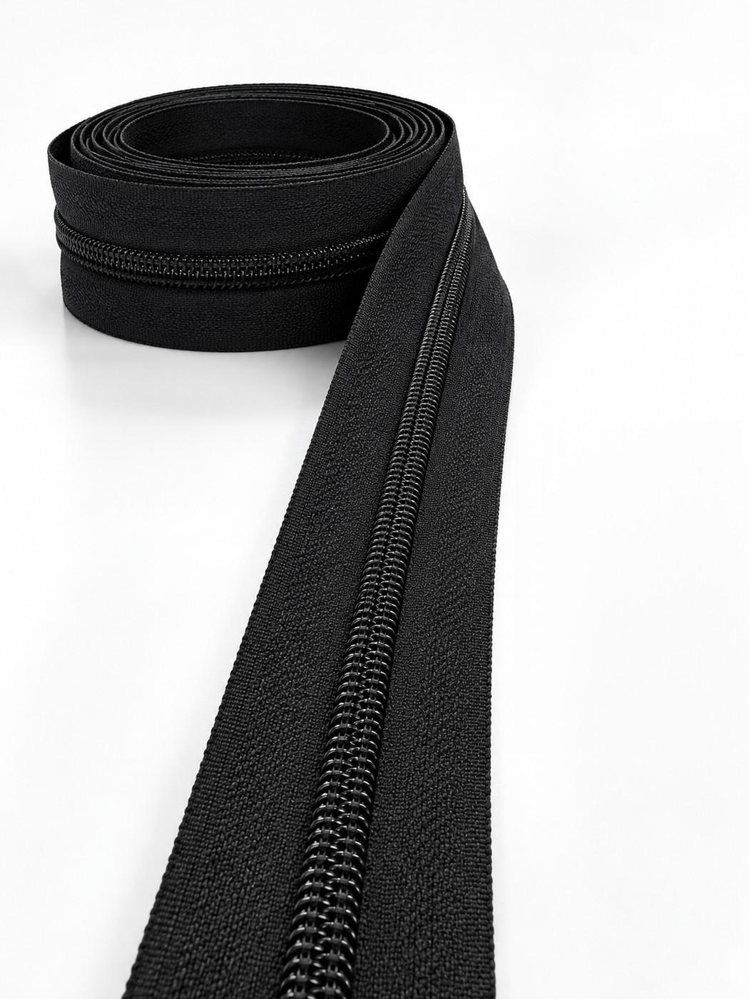 No. 5 CFC nylon coil zipper roll, black